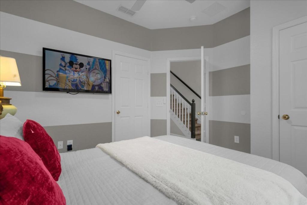 Holiday home 3 Bedrooms- 3 Bathrooms- Windsor Hills 7680 Fs