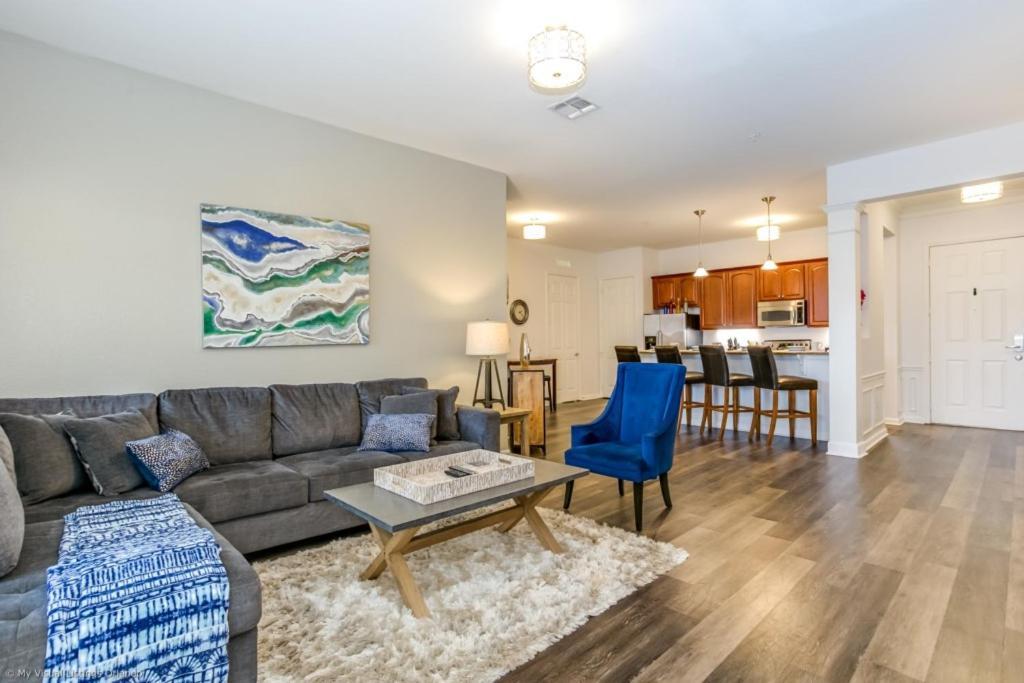 Beautiful Modern Vista Cay Condo, Near Parks-2011 Apartment