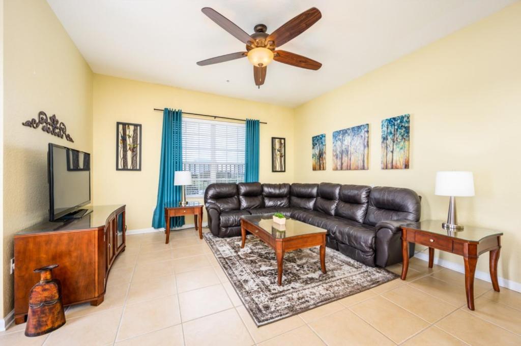 Beautiful Lakeview Vacation Condo, Vista Cay 1016 Apartment Orlando