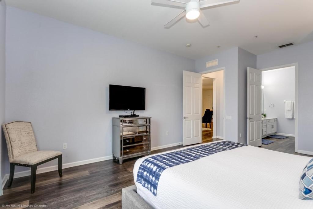 Beautiful Modern Vista Cay Condo, Near Parks-2011 Orlando