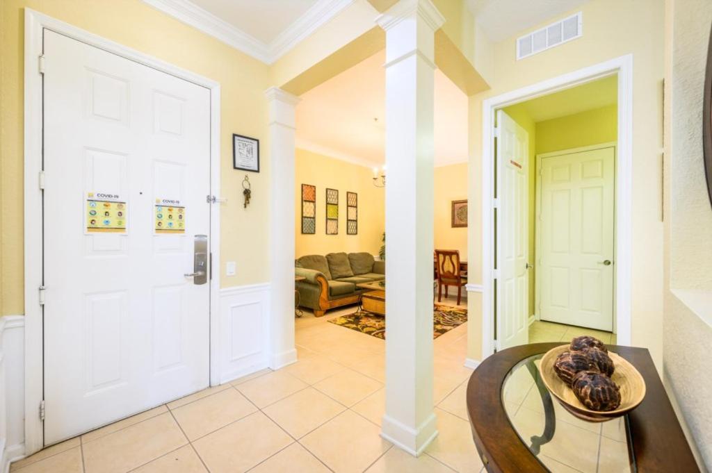 Apartment Beautiful Lakeview Vacation Condo, Vista Cay 1016 *