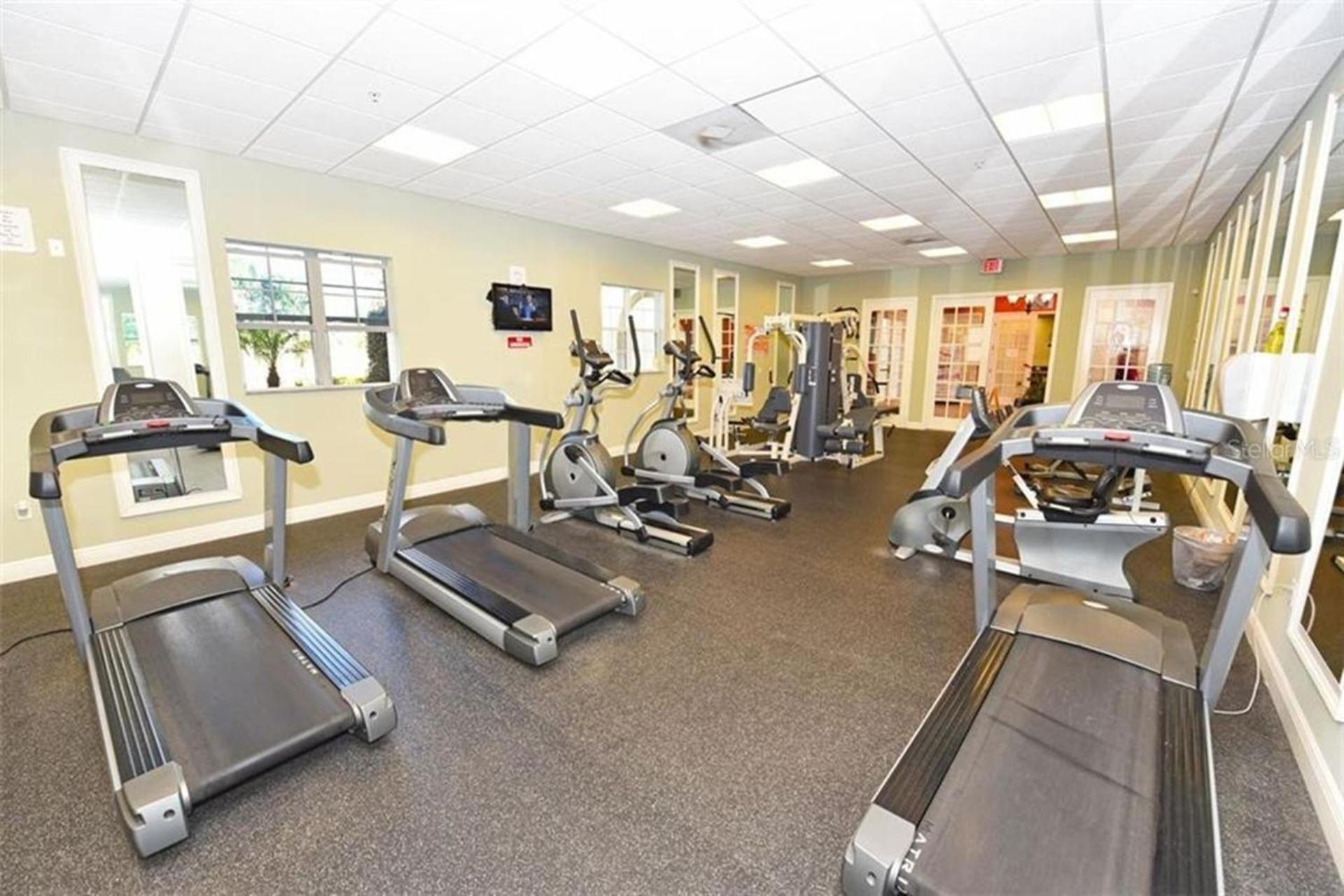 Holiday home Quiet W/ Balcony ~ 2 Miles To World! *