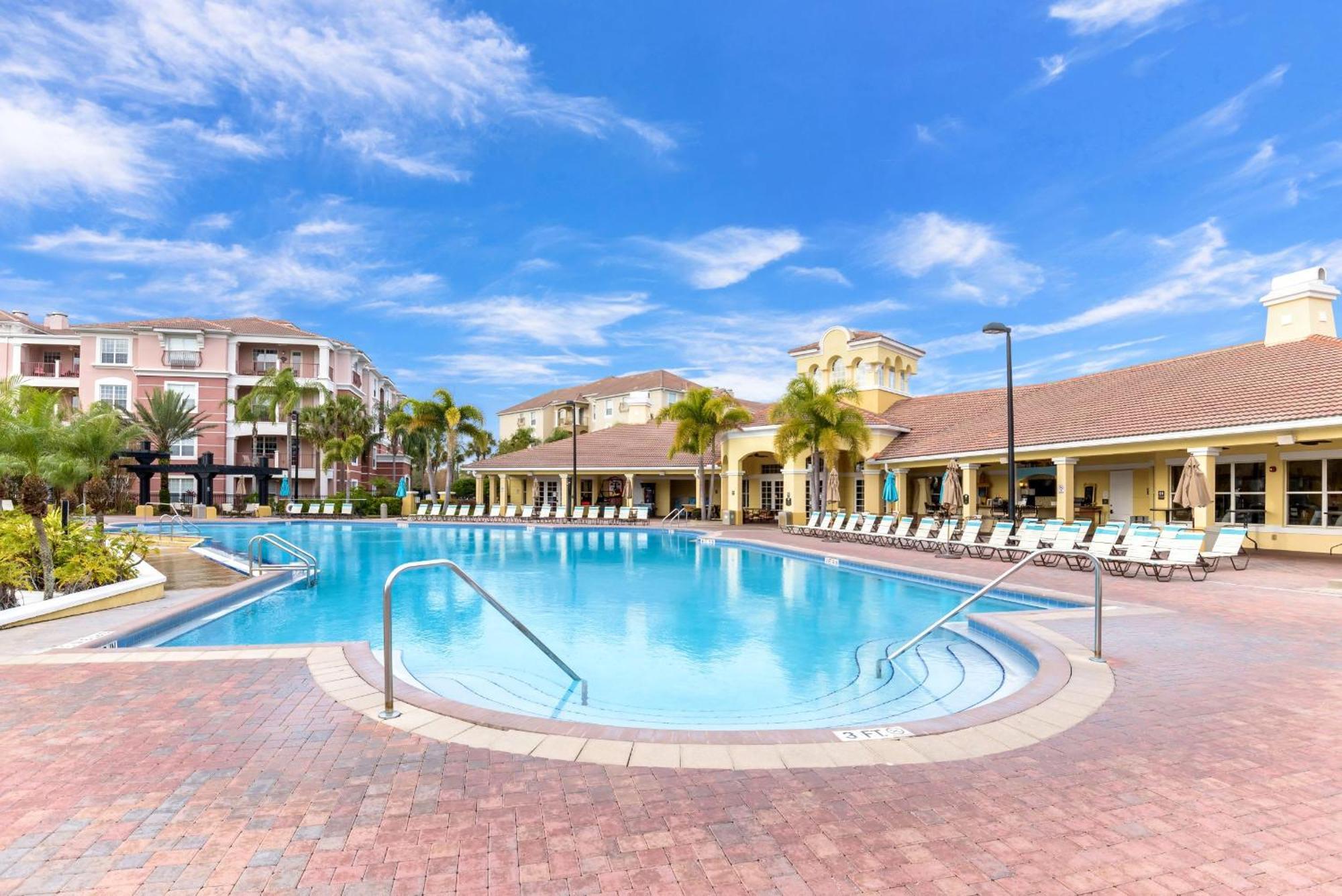 Holiday home Upscale 3br - Family - Pool And Hot Tub!