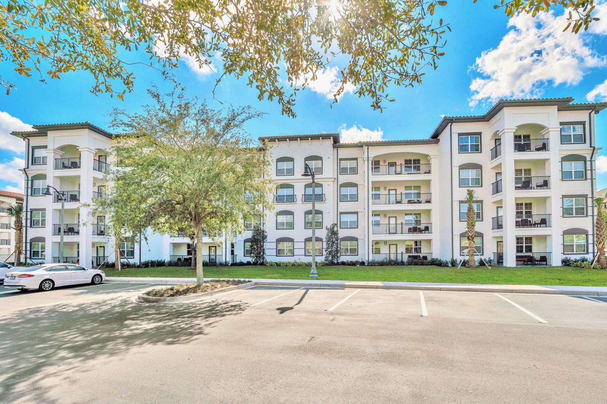 Upscale 3br - Family - Pool And Hot Tub!