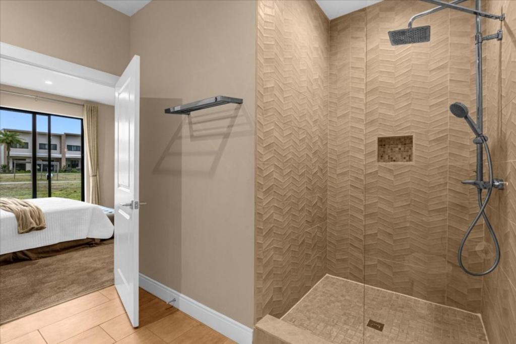 4 Bedrooms- 4,5 Bathrooms- Magic Village 3082 Rw