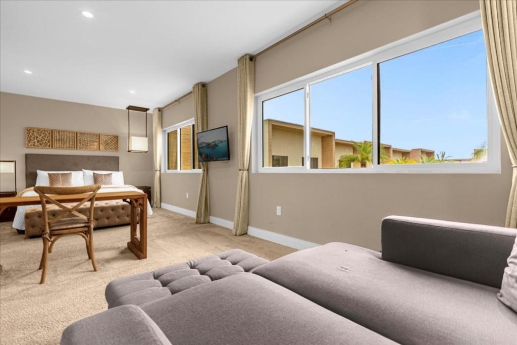 4 Bedrooms- 4,5 Bathrooms- Magic Village 3082 Rw *