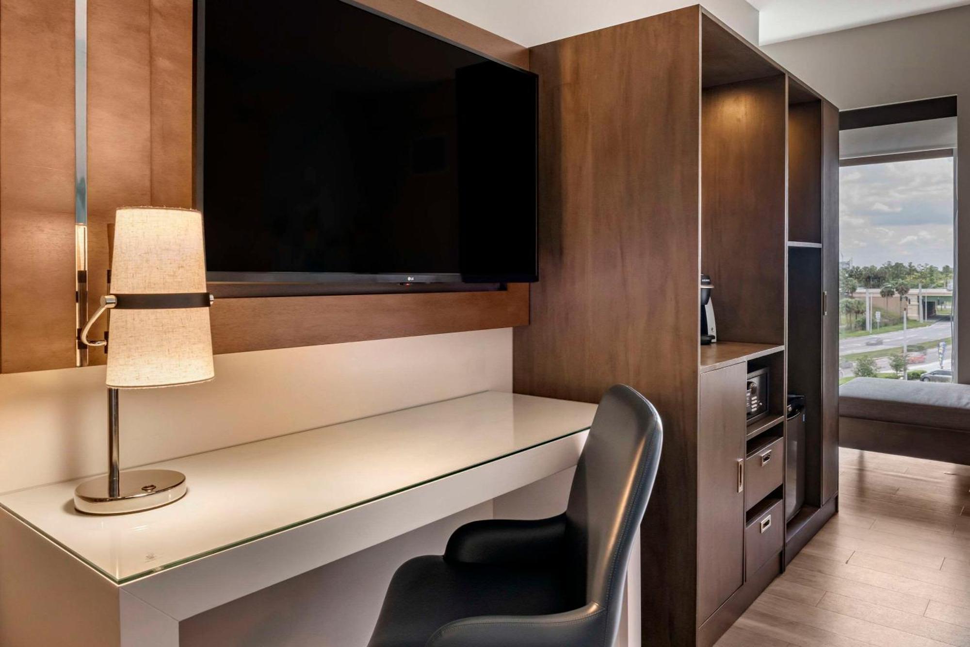 Cambria Airport Hotel Orlando