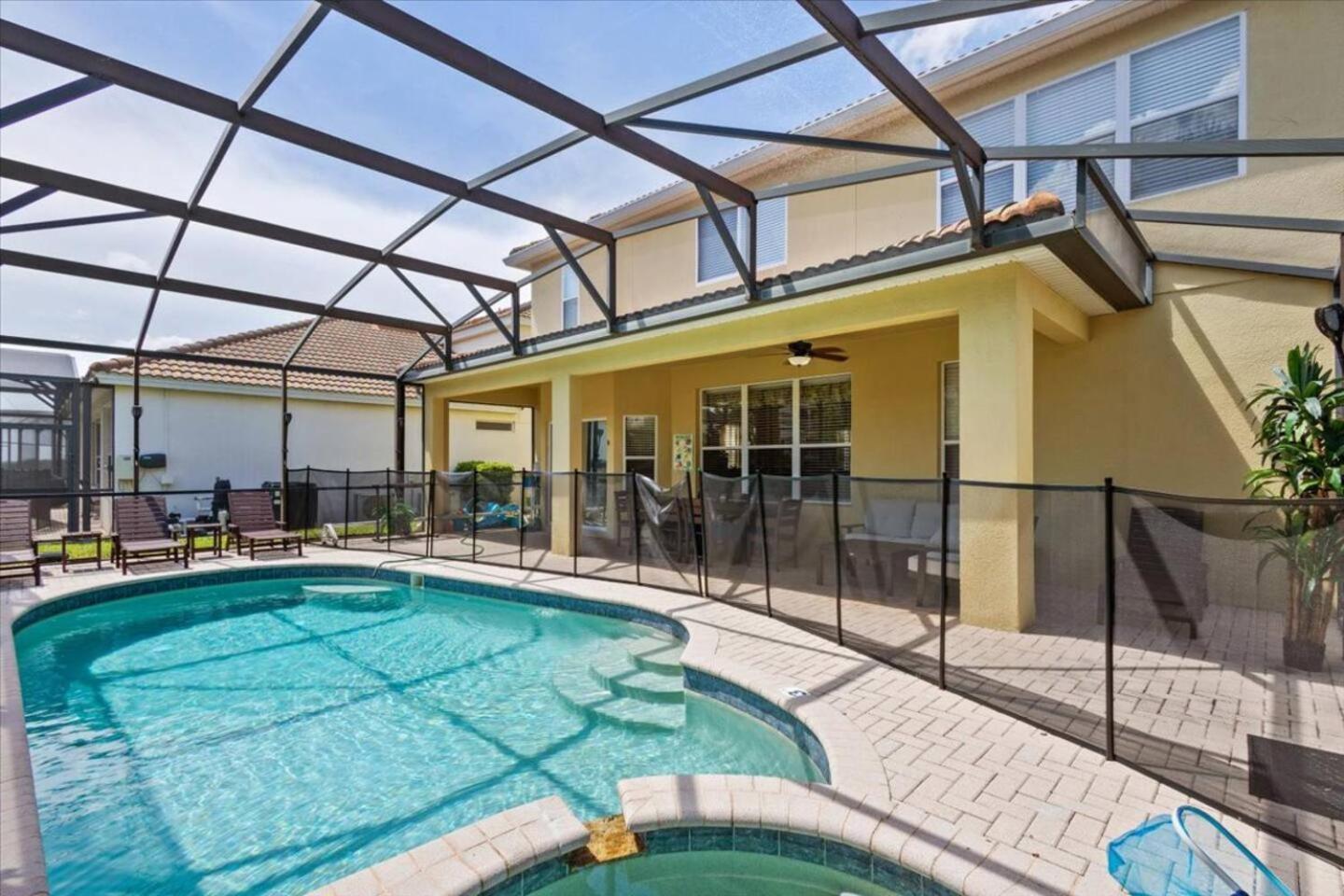 Holiday home Dream Near 6 Bed Pool&spa