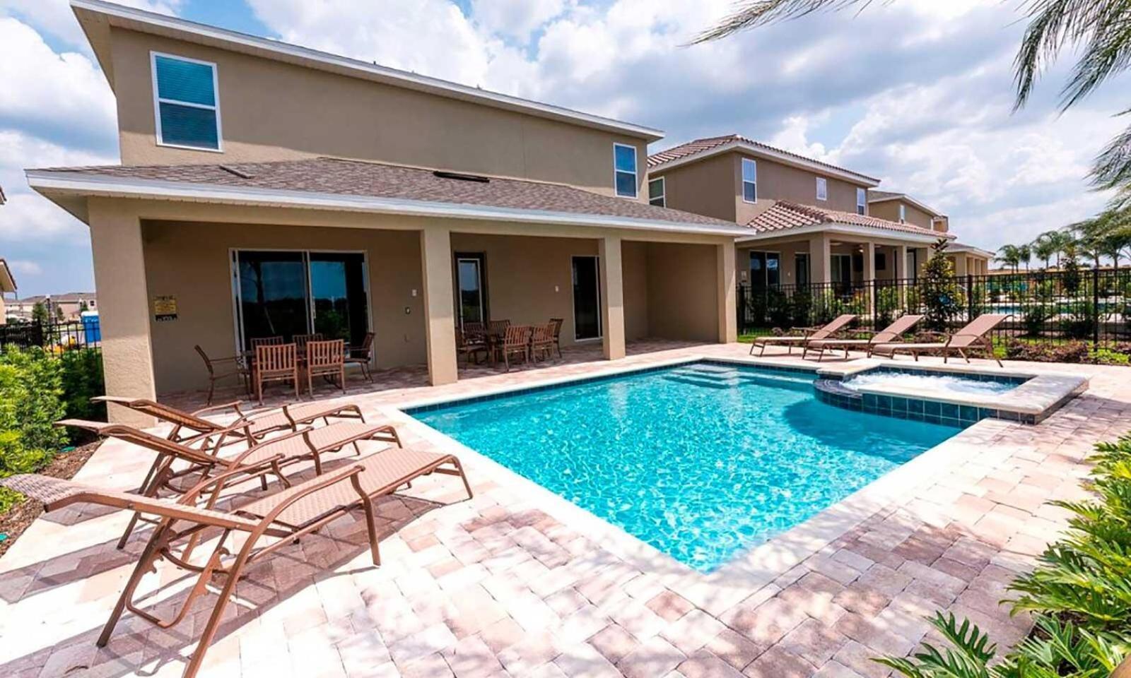 Spacious 10 Bdrm House With Private Pool And At Encore Holiday home *