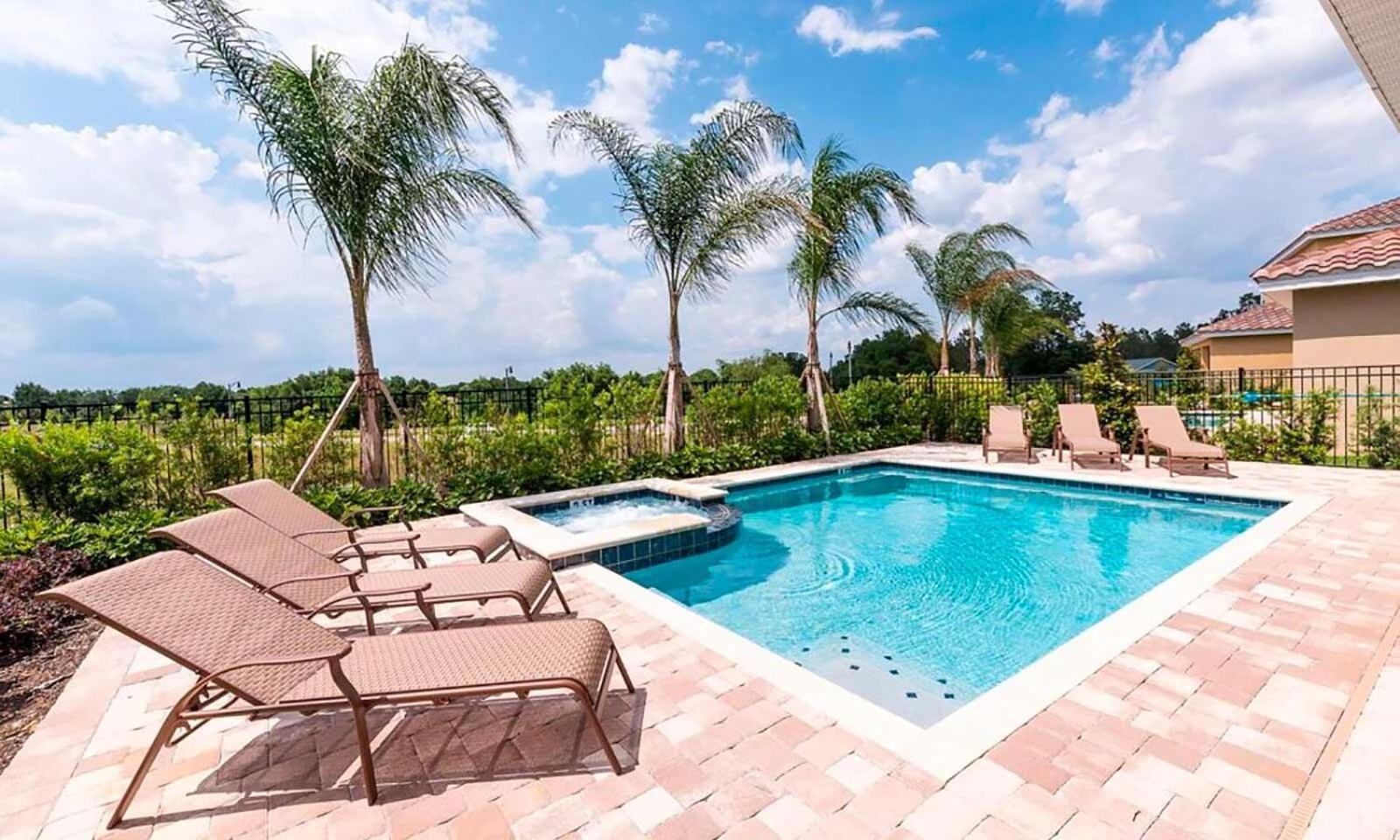 Spacious 10 Bdrm House With Private Pool And At Encore Orlando