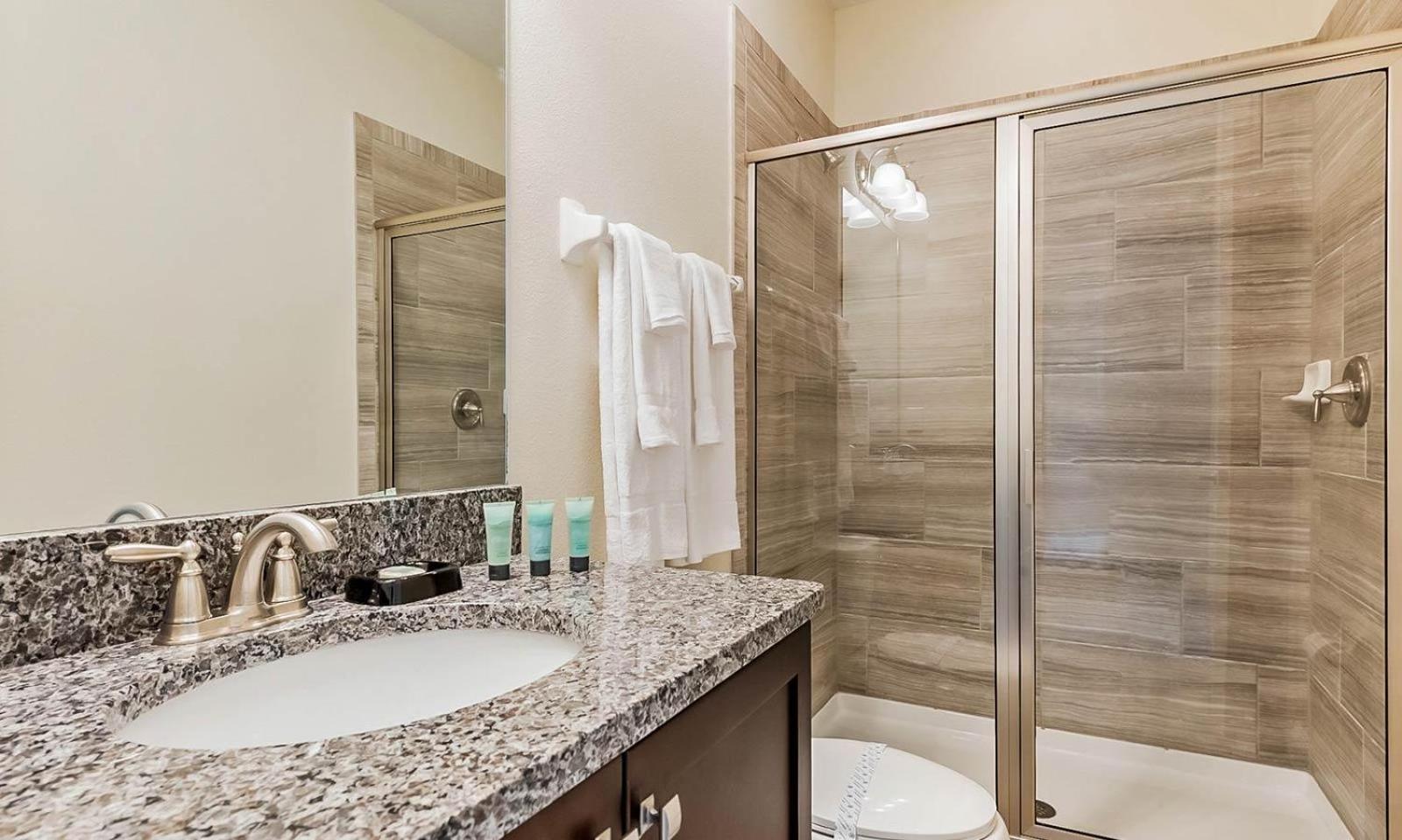 Spacious 10 Bdrm House With Private Pool And At Encore Orlando