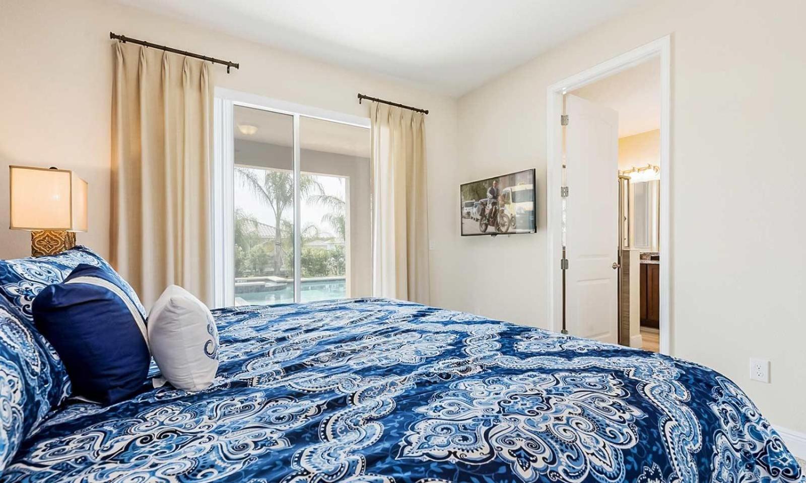 Spacious 10 Bdrm House With Private Pool And At Encore Holiday home Orlando