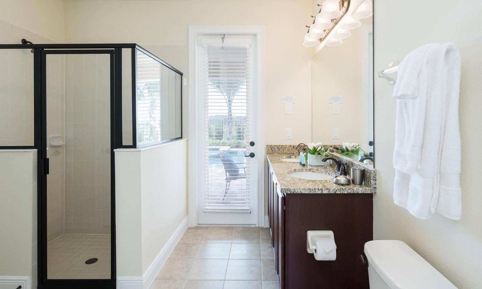 Traditional 10 Bdrm With Loft Tv Area At Encore Orlando