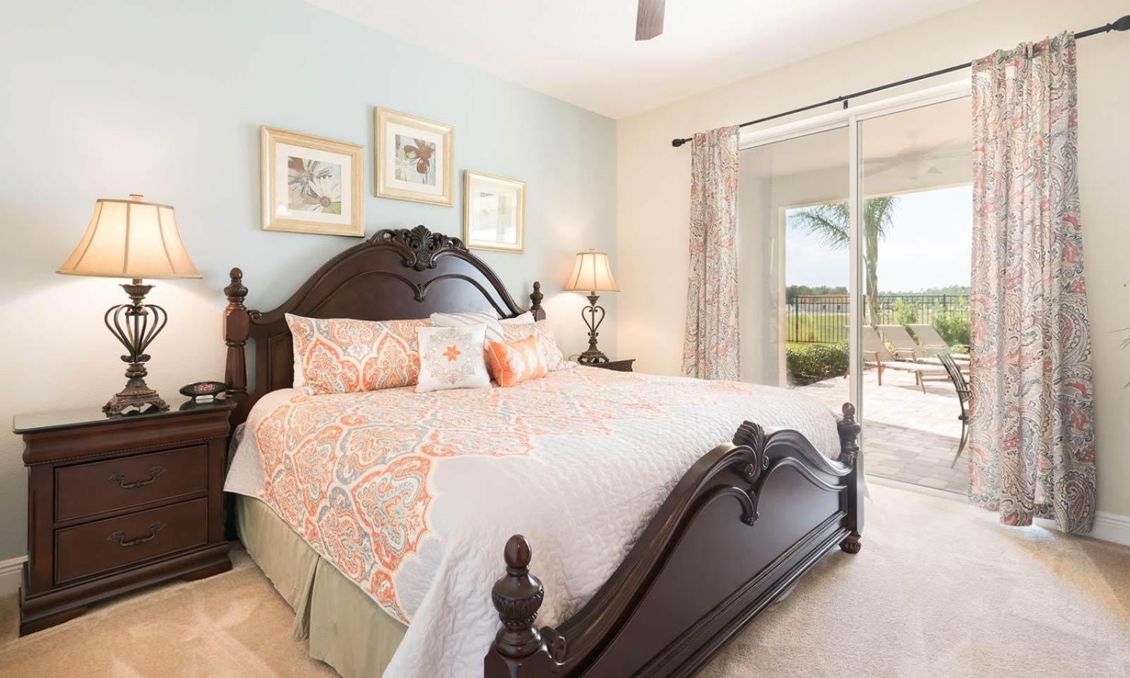 Traditional 10 Bdrm With Loft Tv Area At Encore Orlando