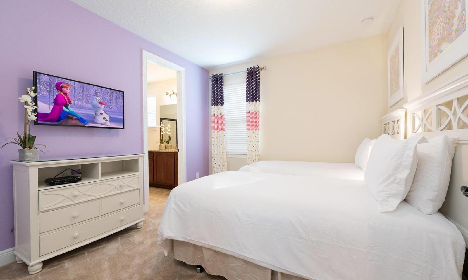 Charming 10 Bdrm With Open Living Area At Encore * Orlando