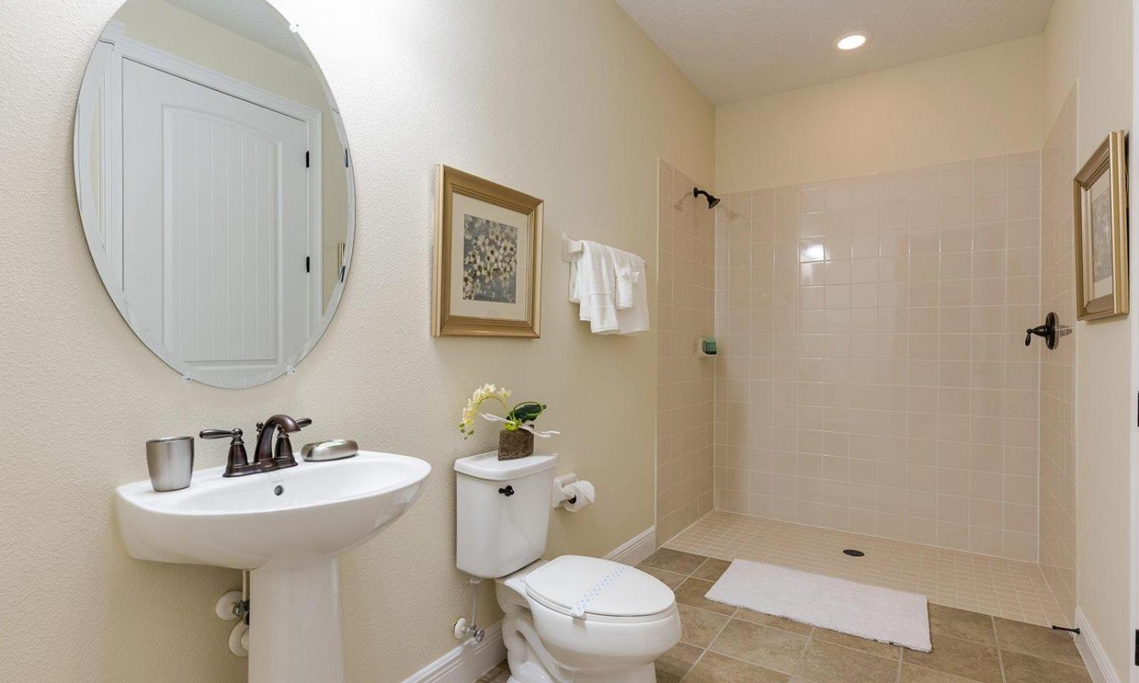 Charming 10 Bdrm With Open Living Area At Encore Holiday home *