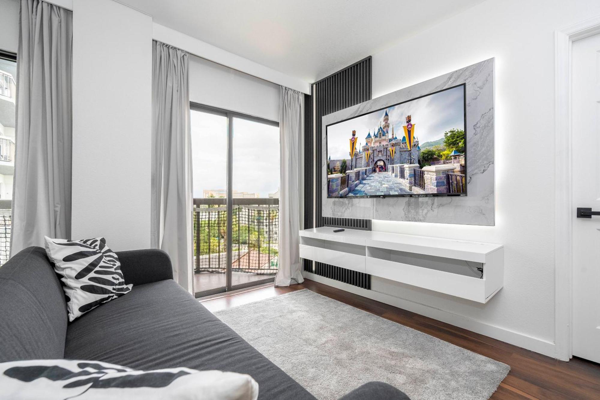 Cozy 2br Condo-modern-best Location-6165