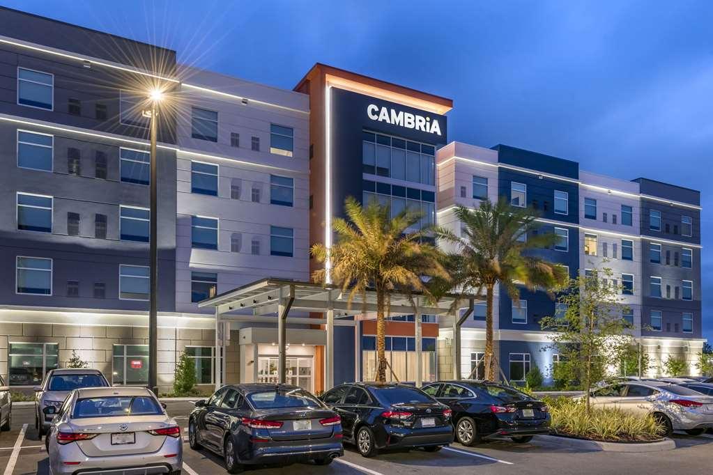 Cambria Airport Hotel