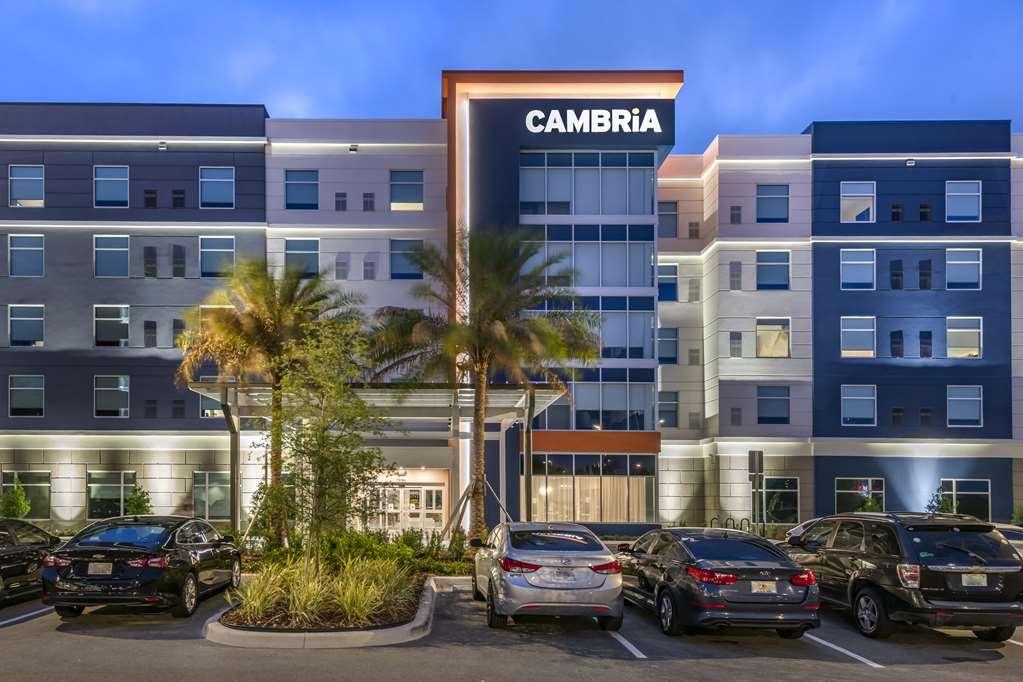 Hotel Cambria Airport