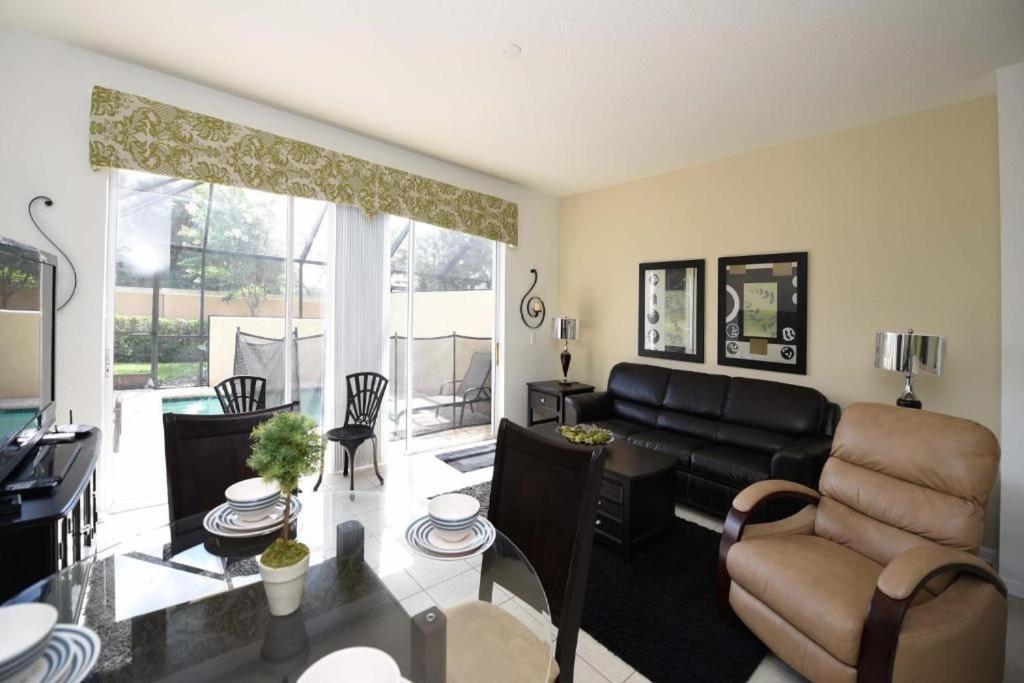Windsor Hills 1100 By Orlando