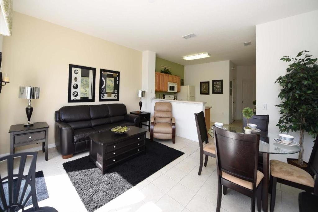 Windsor Hills 1100 By Orlando