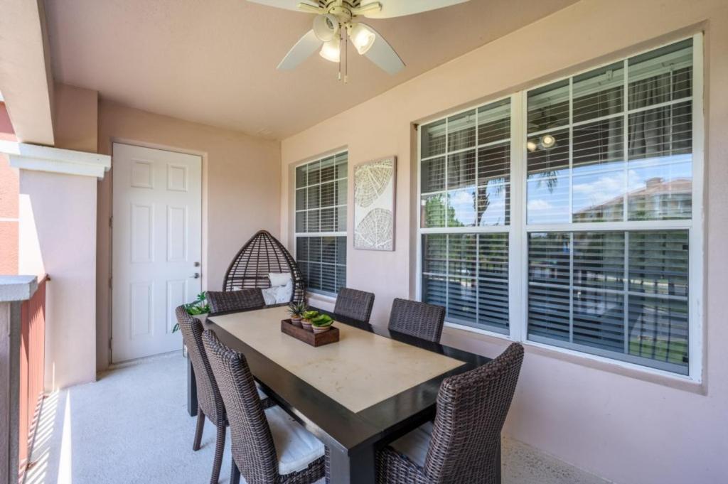 Newly Renovated Premium Condo, Vista Cay - 2002 Apartment