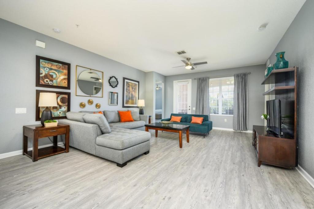 Newly Renovated Premium Condo, Vista Cay - 2002 * Orlando