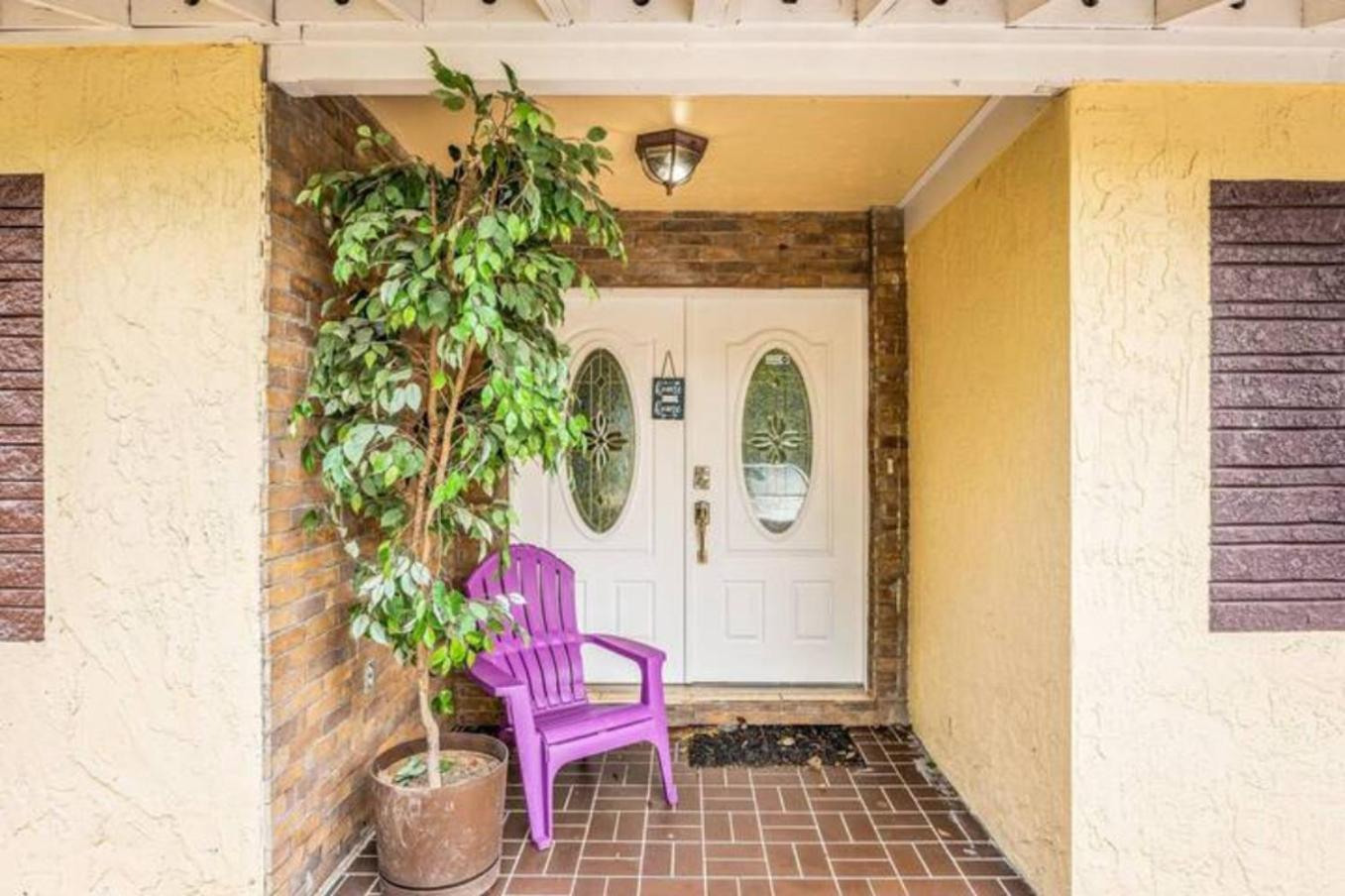 Holiday home 2Br Getaway Private, Pet-Friendly Fast Wi-Fi *