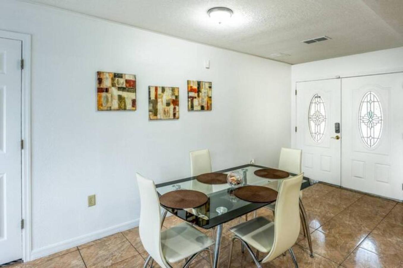 2Br Getaway Private, Pet-Friendly Fast Wi-Fi