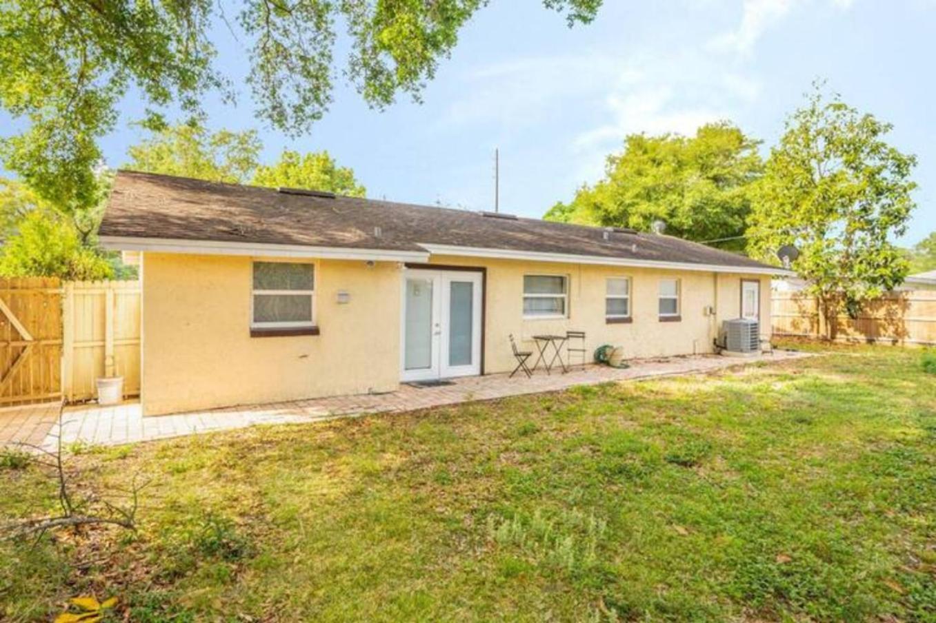 2Br Getaway Private, Pet-Friendly Fast Wi-Fi Holiday home