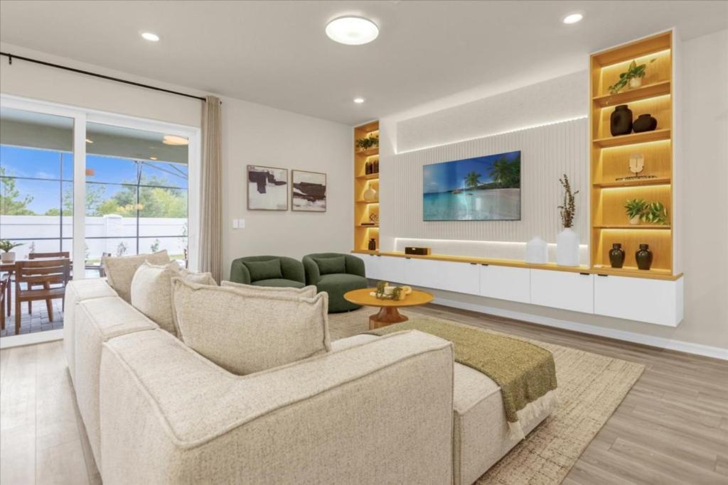 10 Bedrooms- 8 Bathrooms- Windsor Cay16299sk *