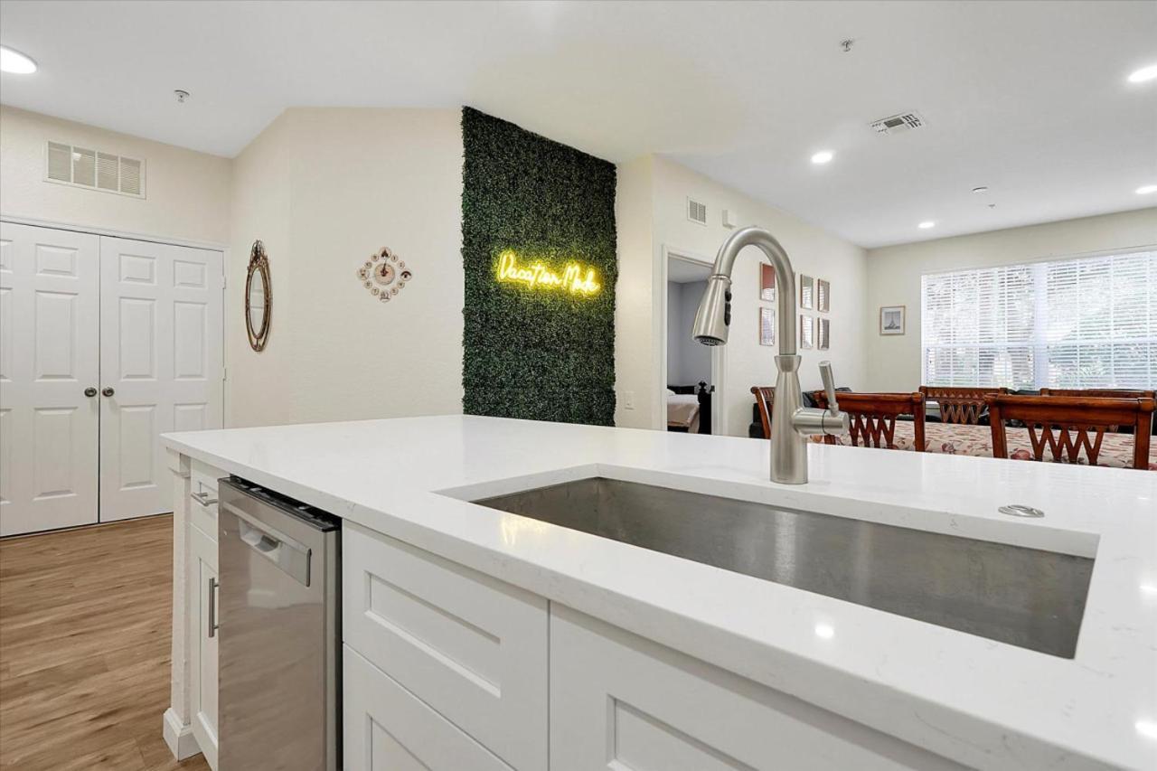 Windsor Hills Spacious Condo,pool,slides,by Holiday home Orlando