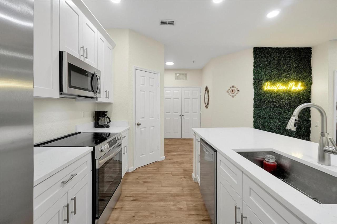 Windsor Hills Spacious Condo,pool,slides,by Holiday home Orlando