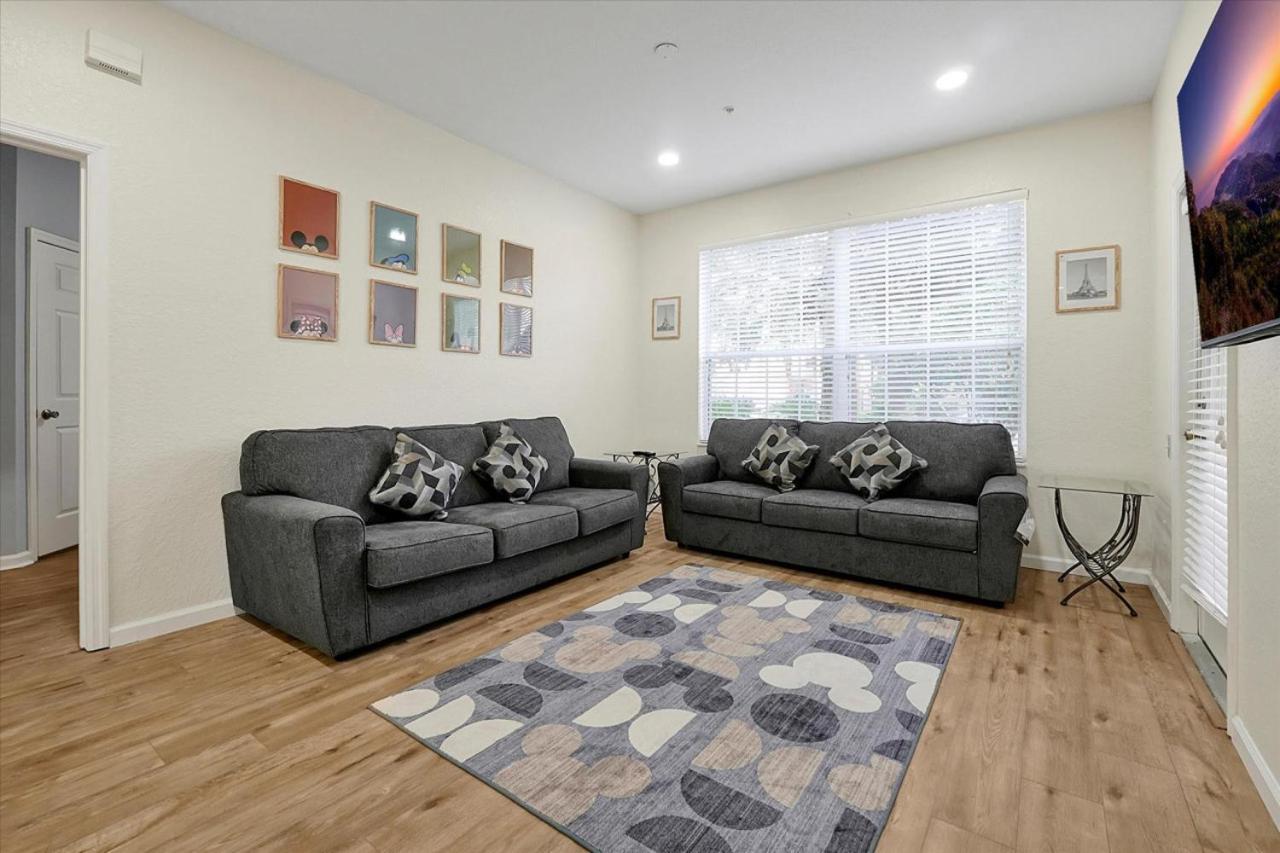 Windsor Hills Spacious Condo,pool,slides,by Holiday home Orlando