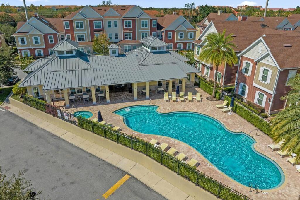 Dluxx Vacay 4 Miles From 5 7599