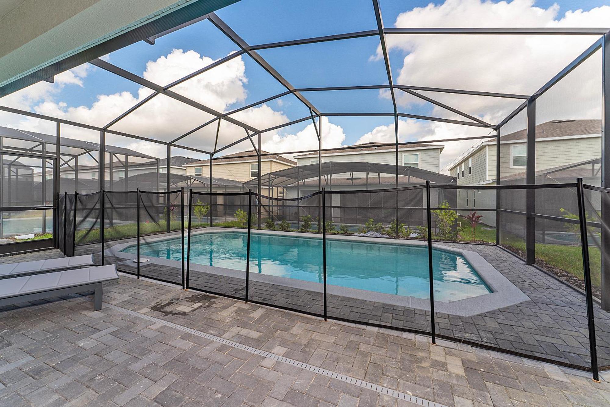 Incredible New 5bd With Pool And Bbq Grill *