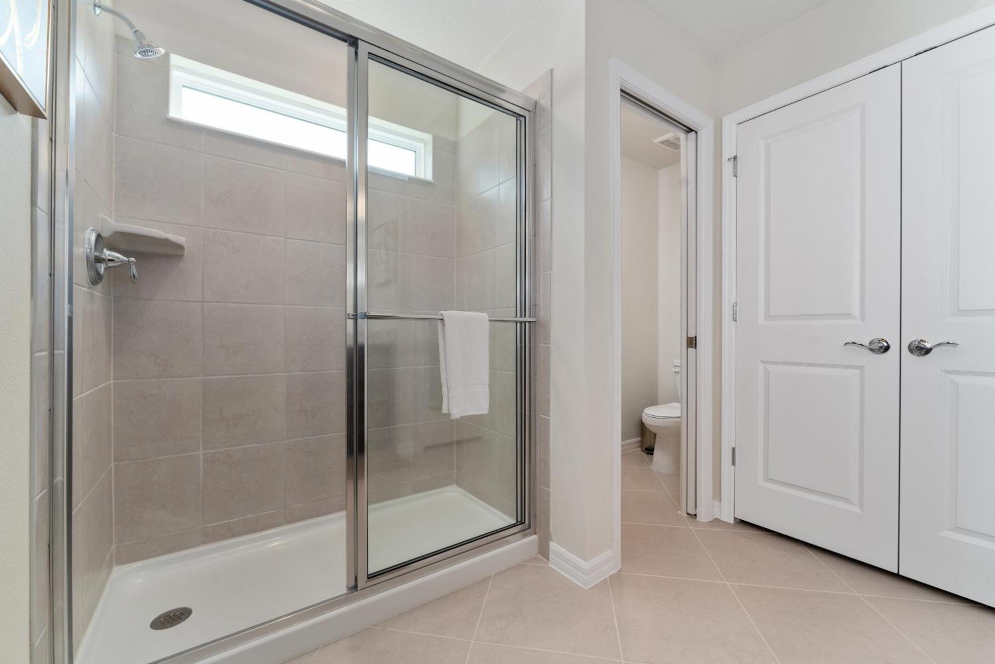 Incredible New 5bd With Pool And Bbq Grill *