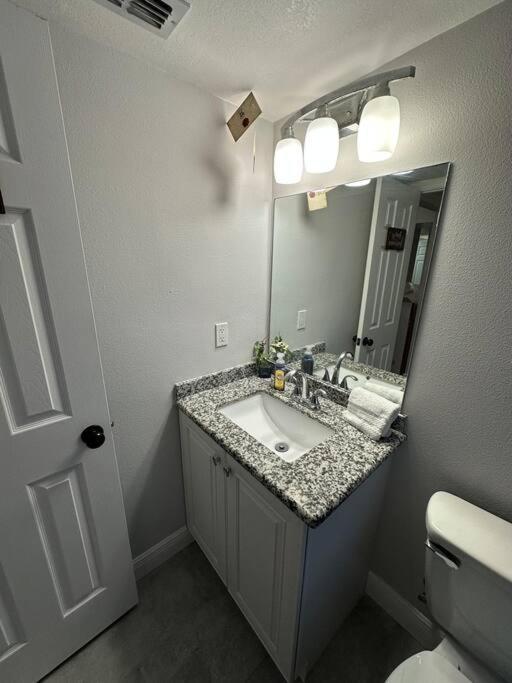 Hub Apartment *