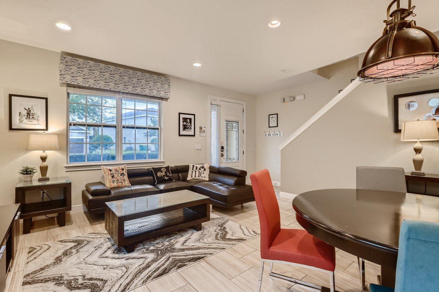 Sunset 6 Bdrm With Modern Living At Encore *