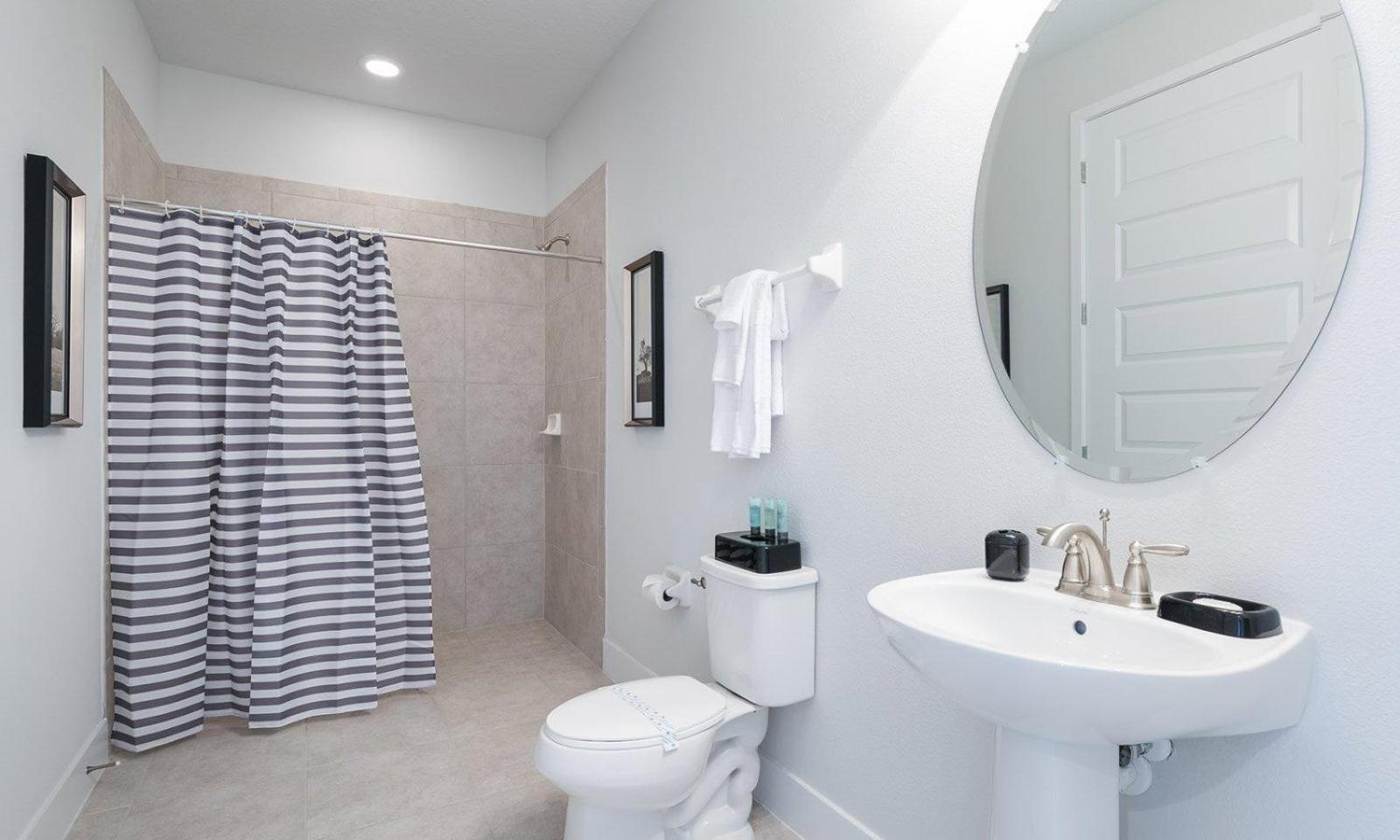 Custom 9 Bdrm With Stunning Themes At Encore Holiday home Orlando