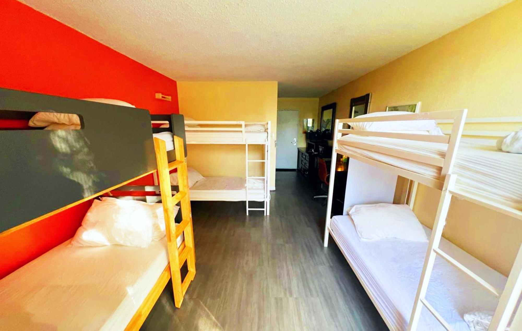 Hostel Bposhtels Florida Mall