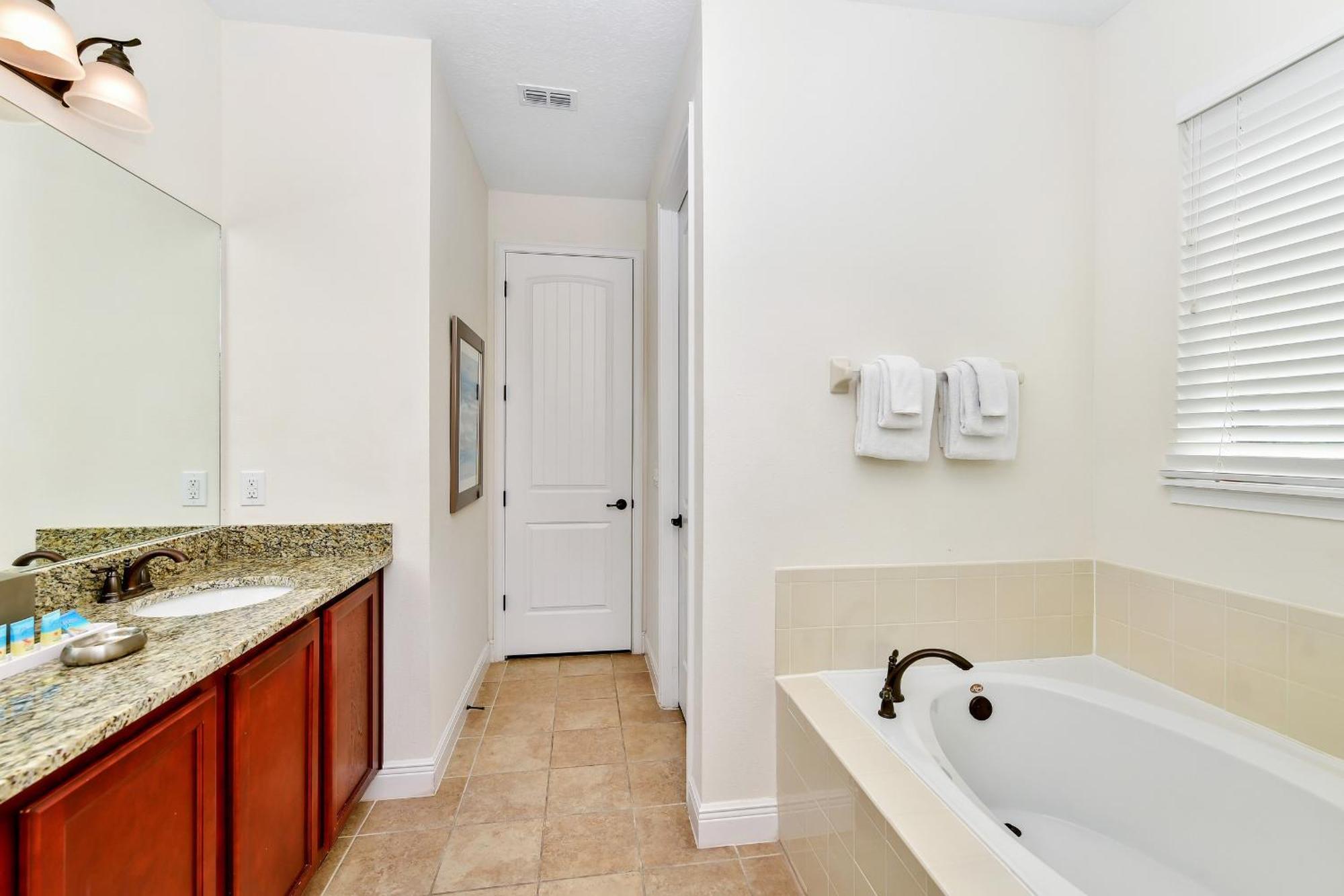 Spacious By Rentyl With Water Park Access Near - 7523m * Orlando