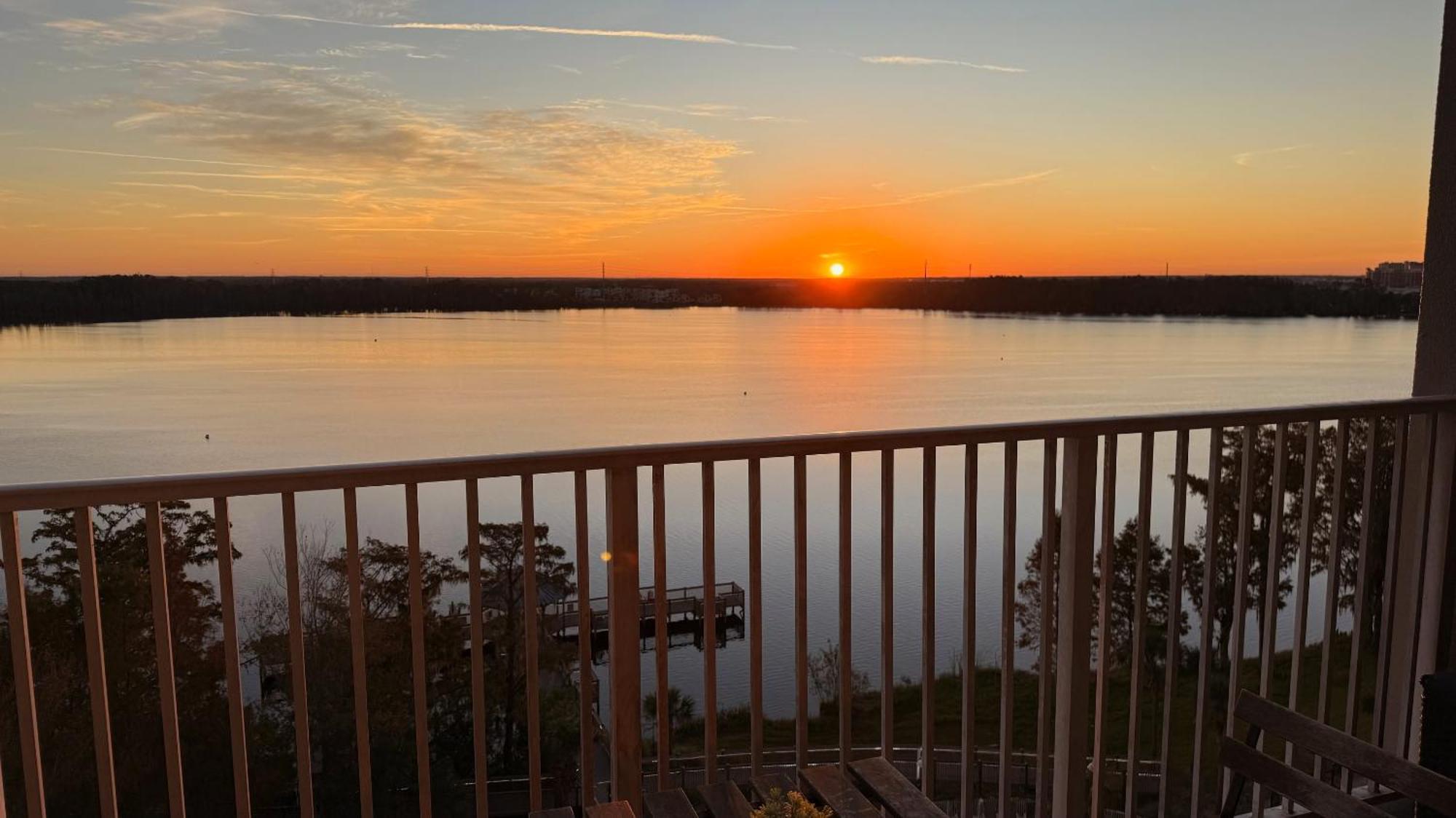 Apartment Luxury 1br Lakeview Near Disney!