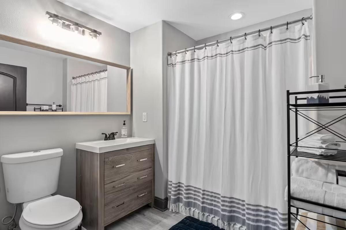 Luxury 1br Lakeview Near Disney! Apartment Orlando