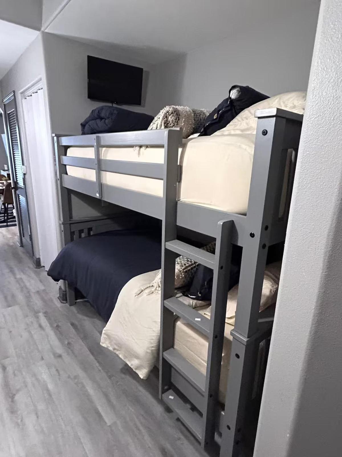 Luxury 1br Lakeview Near Disney! Apartment Orlando