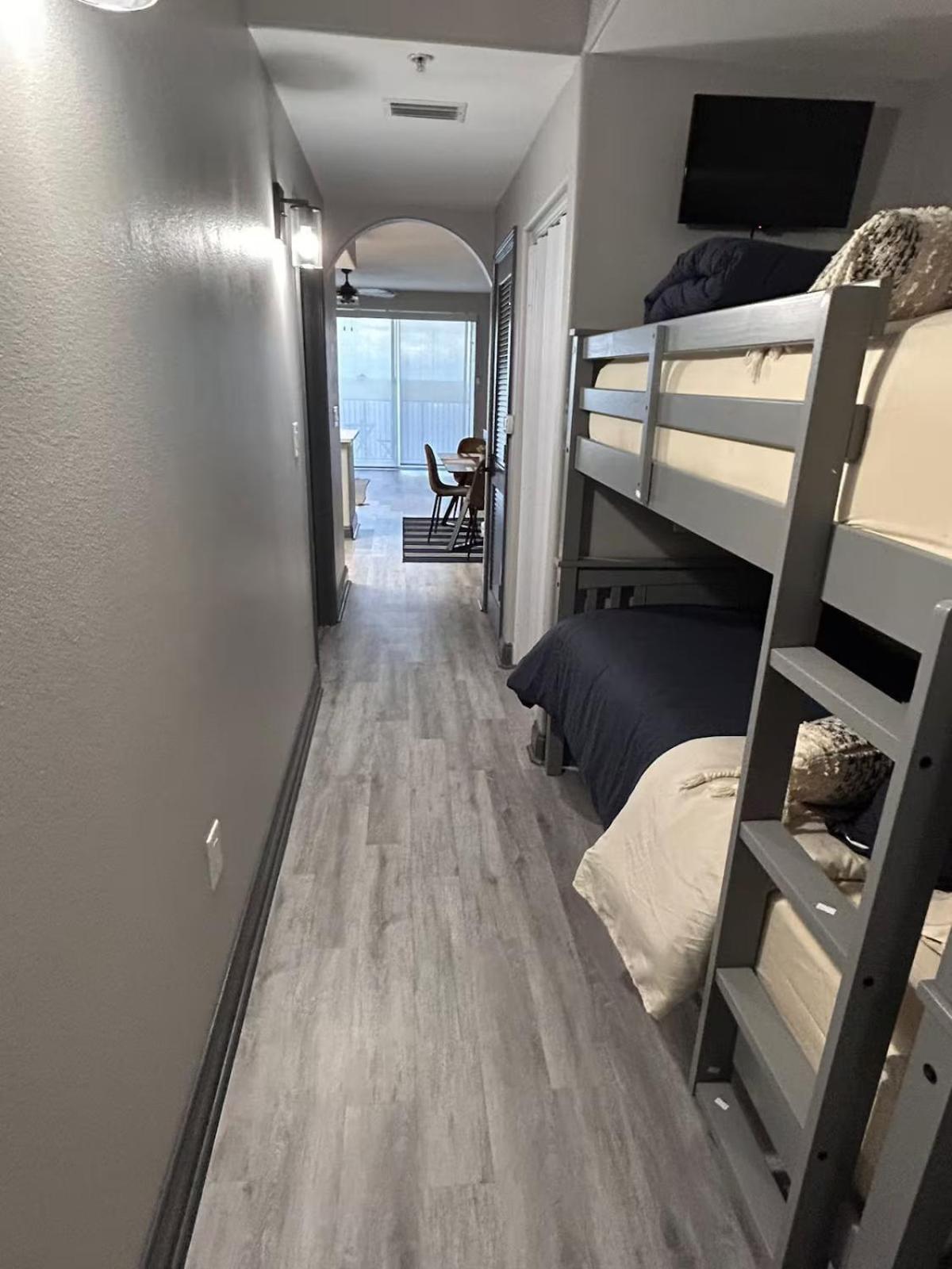 Luxury 1br Lakeview Near Disney! Apartment