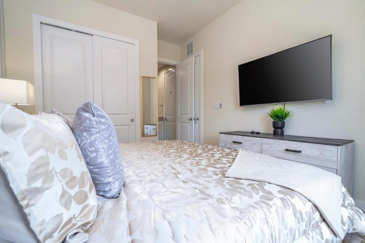 Magic 5 Min To Holiday home *