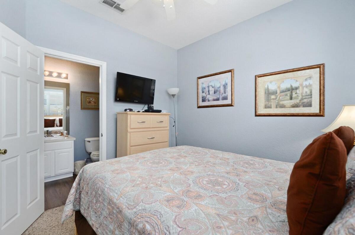 Luxury 3-bdr House With Pool Next To *