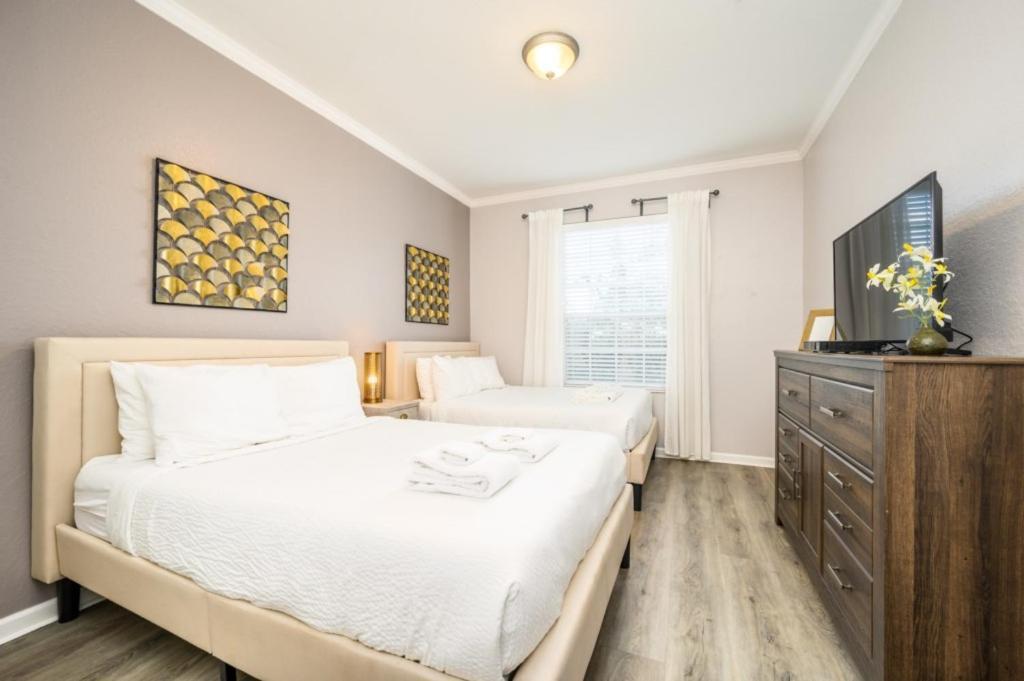 Epic Universe New Deluxe Condo, Vista Cay - 3022