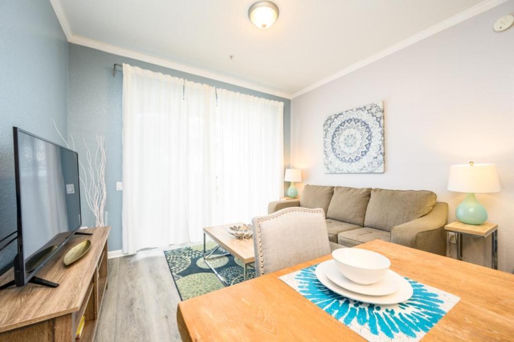 Epic Universe New Deluxe Condo, Vista Cay - 3022